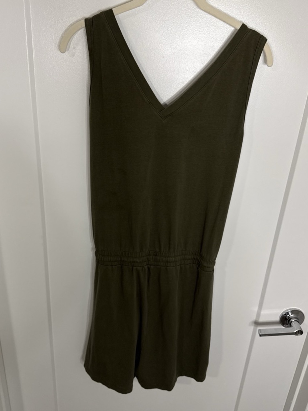 Calvin Klein Women's Olive V-Neck Romper Size Medium - Picture 6 of 6
